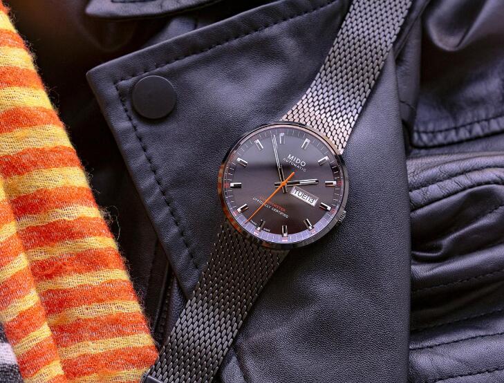 The Milanese mesh strap is very comfortable.