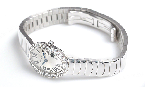 The 18k white gold copy watches are decorated with diamonds.